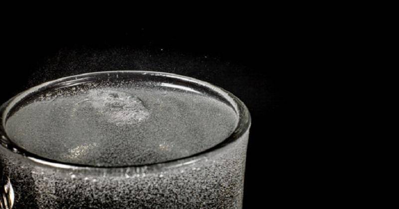 air berkarbonasi - Freepik