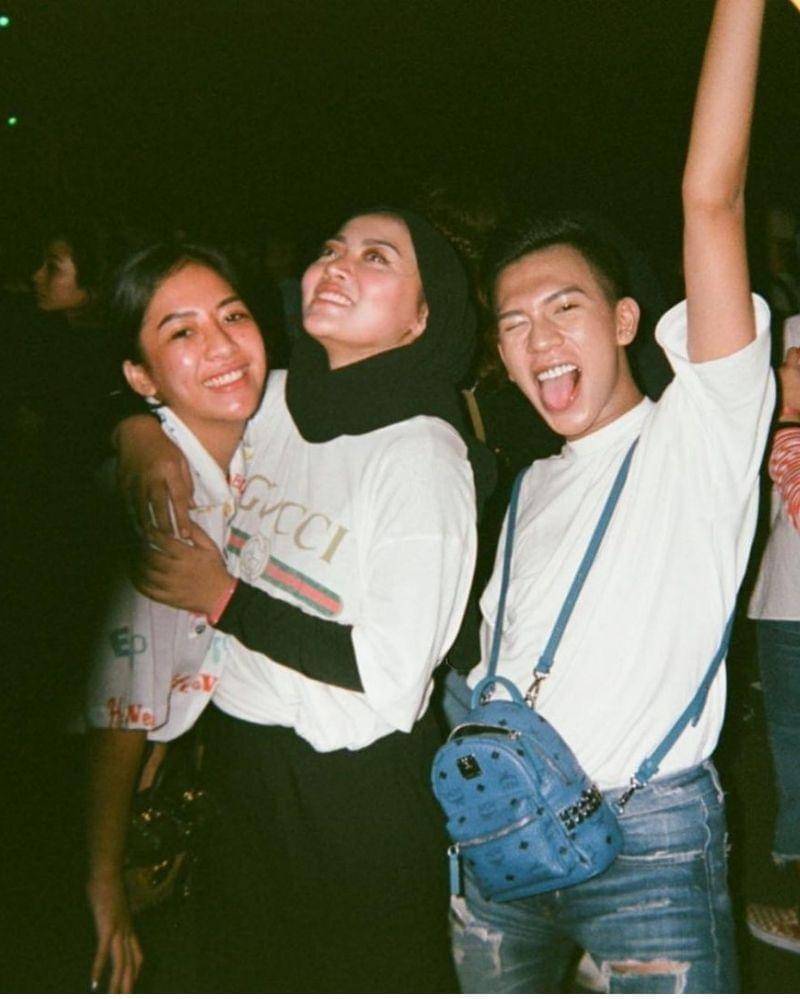 Instagram.com/rachelvennya