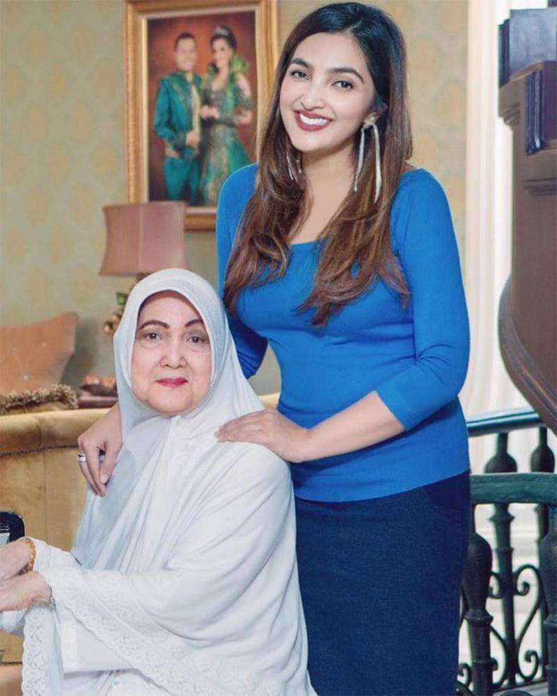 Instagram.com/ashanty_ash   