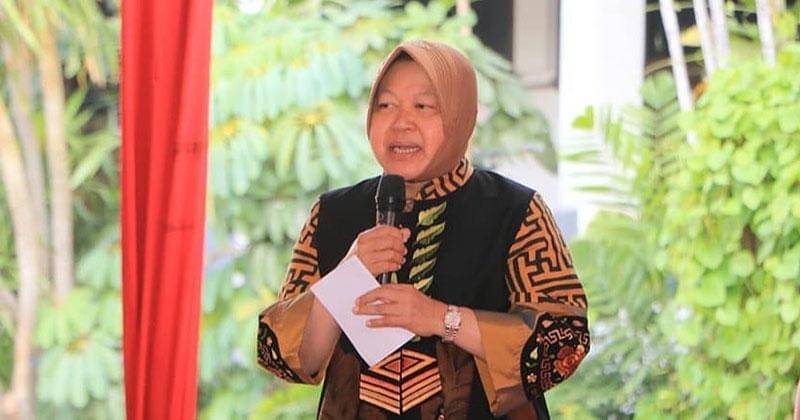 Instagram.com/tri.rismaharini