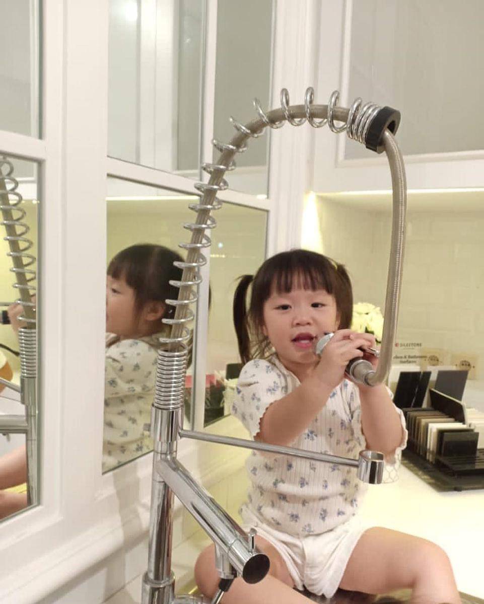 Instagram.com/Aime_kimoralee