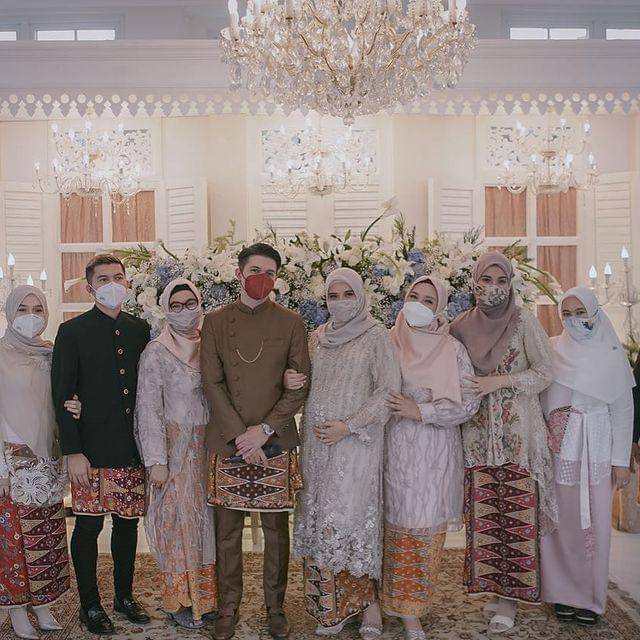 Instagram Zaskia Sungkar