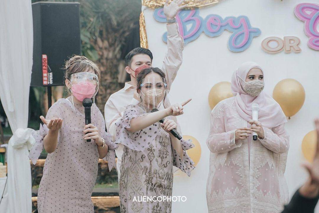 Instagram Zaskia Sungkar