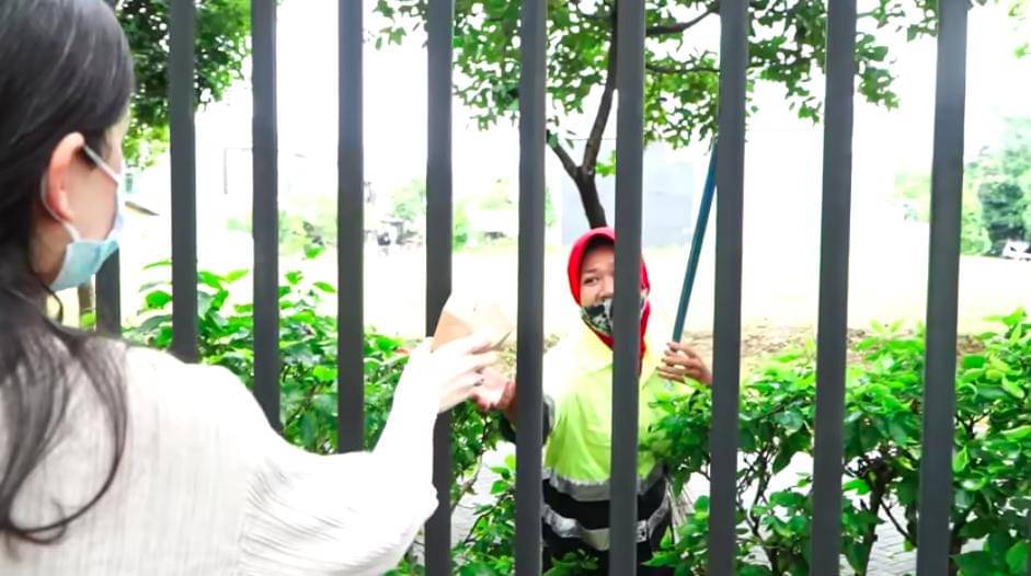 Youtube Edward Akbar dan Kimberly Ryder