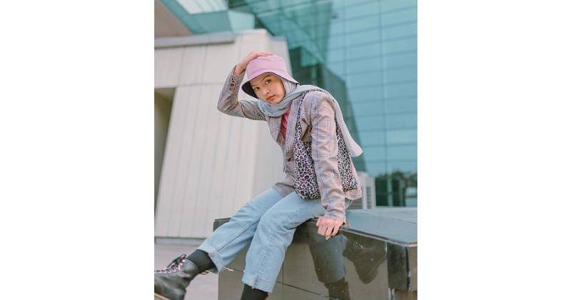 hijab dengan topi bucket hat - instagram.com/@tasyakissty