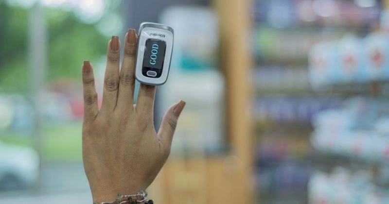 Pulse oximeter. pixabay.com/fernando zhiminaicela