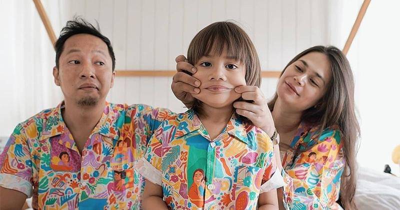 Katta qora odam yosh qoshnisining ichiga kirib ketdi. Jessica Rabbit porno video onlayn