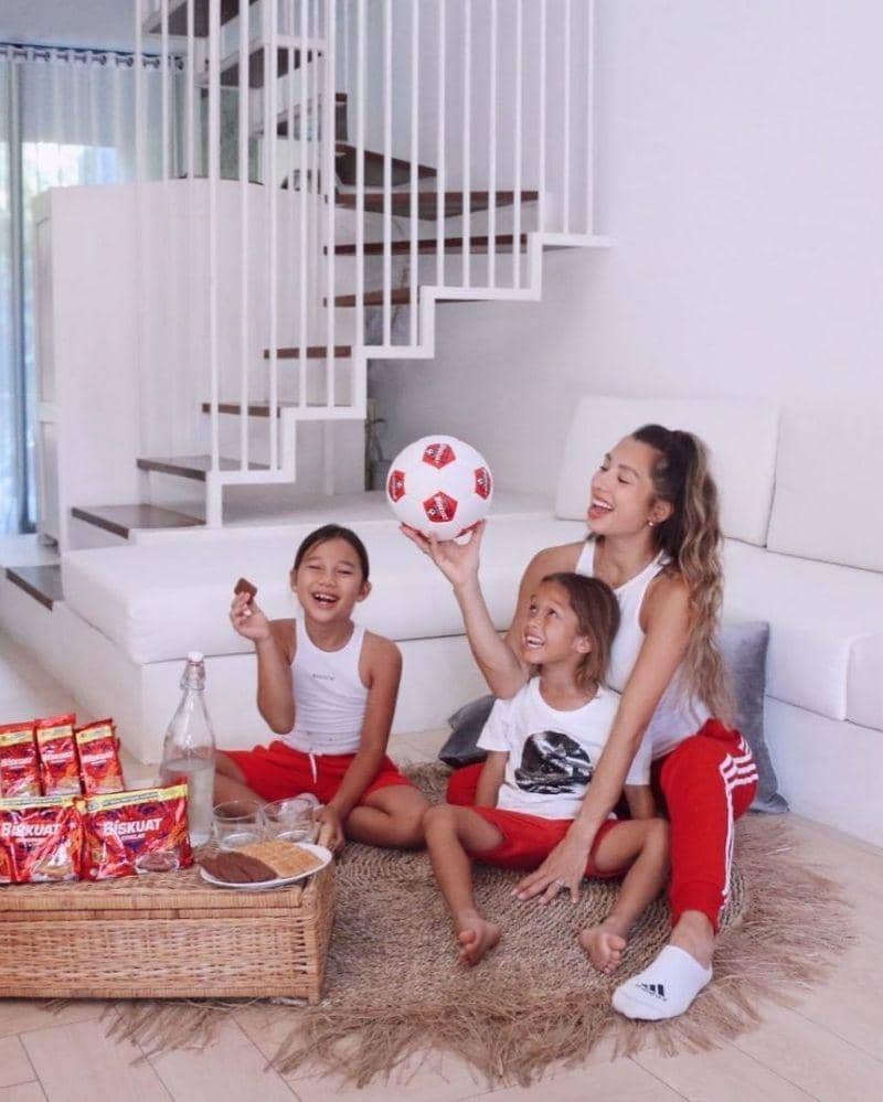 Instagram.com/jenniferbachdim