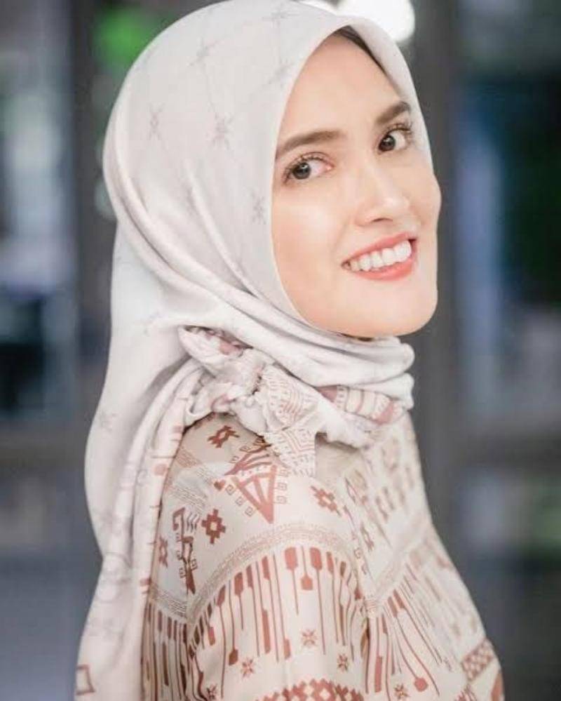 Instagram.com/shandyaulia/