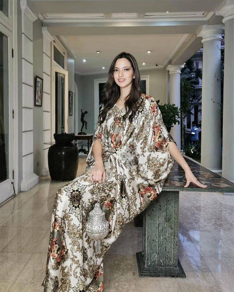 Instagram.com/ramadhaniabakrie     