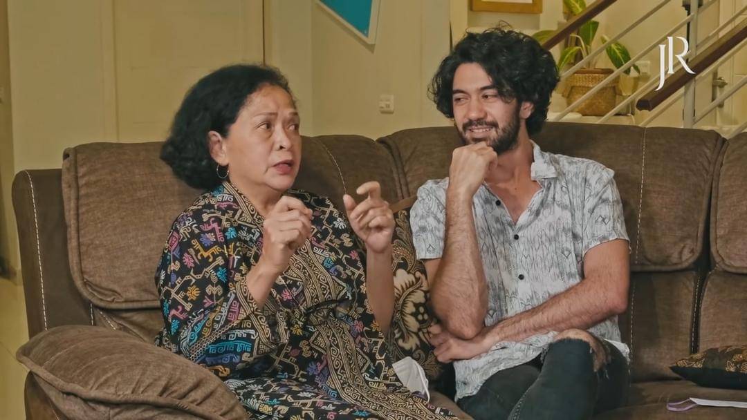 Screenshot youtube Jenny rachman