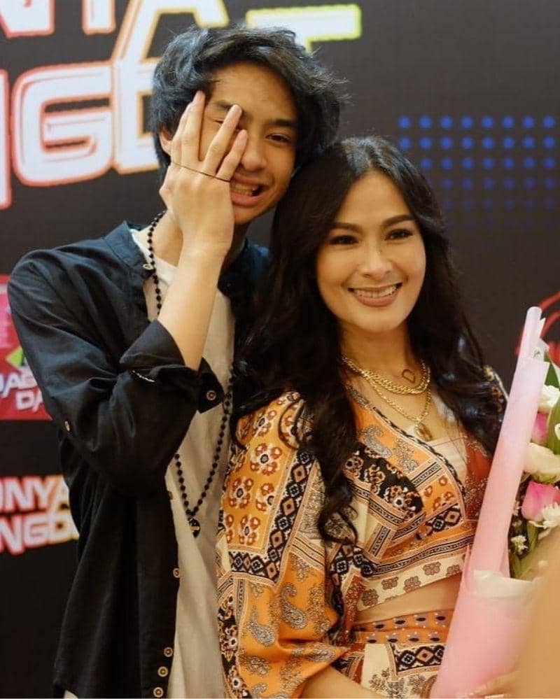 Instagram/isdadahlia