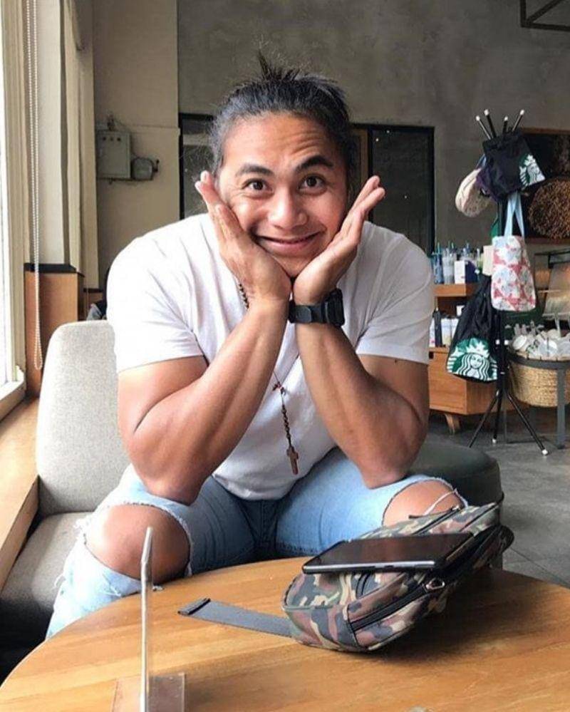 Instagram.com/apriliamanganang_