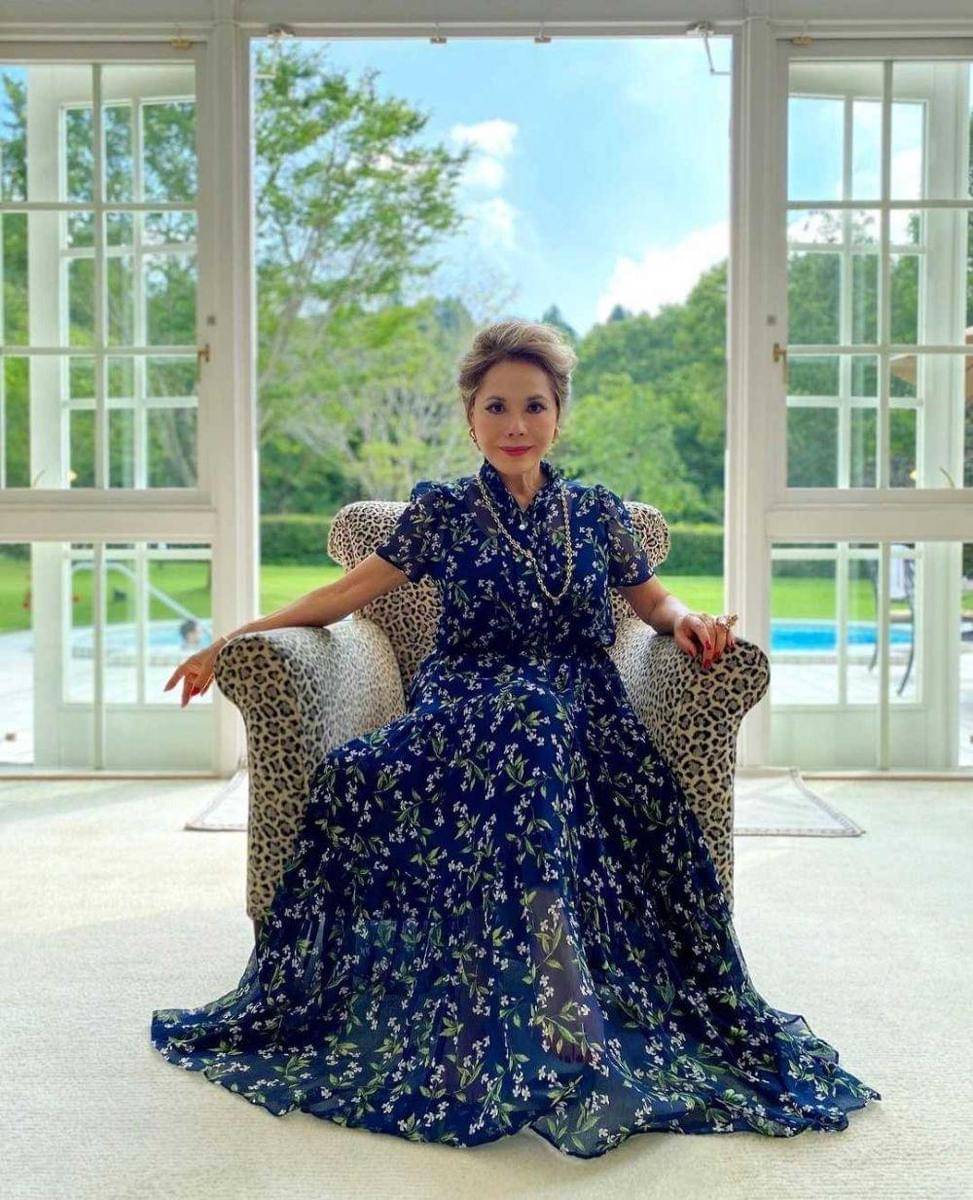 Instagram.com/dewisukarnoofficial