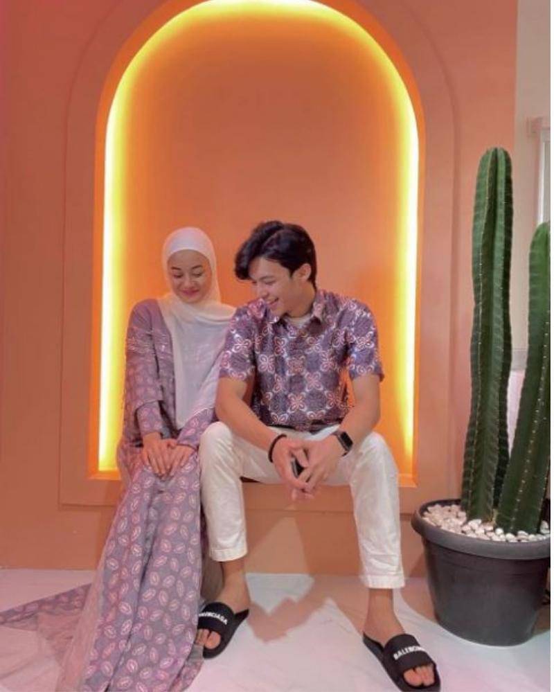 Instagram.com/rey_mbayang/?hl=en