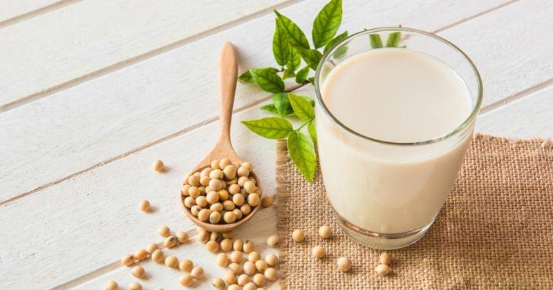 Shutterstock/somrak jendee
 - Shutterstock/somrak jendee