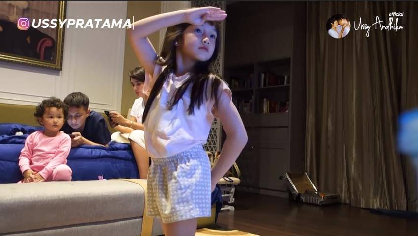 youtube.com/Ussy Andhika Official