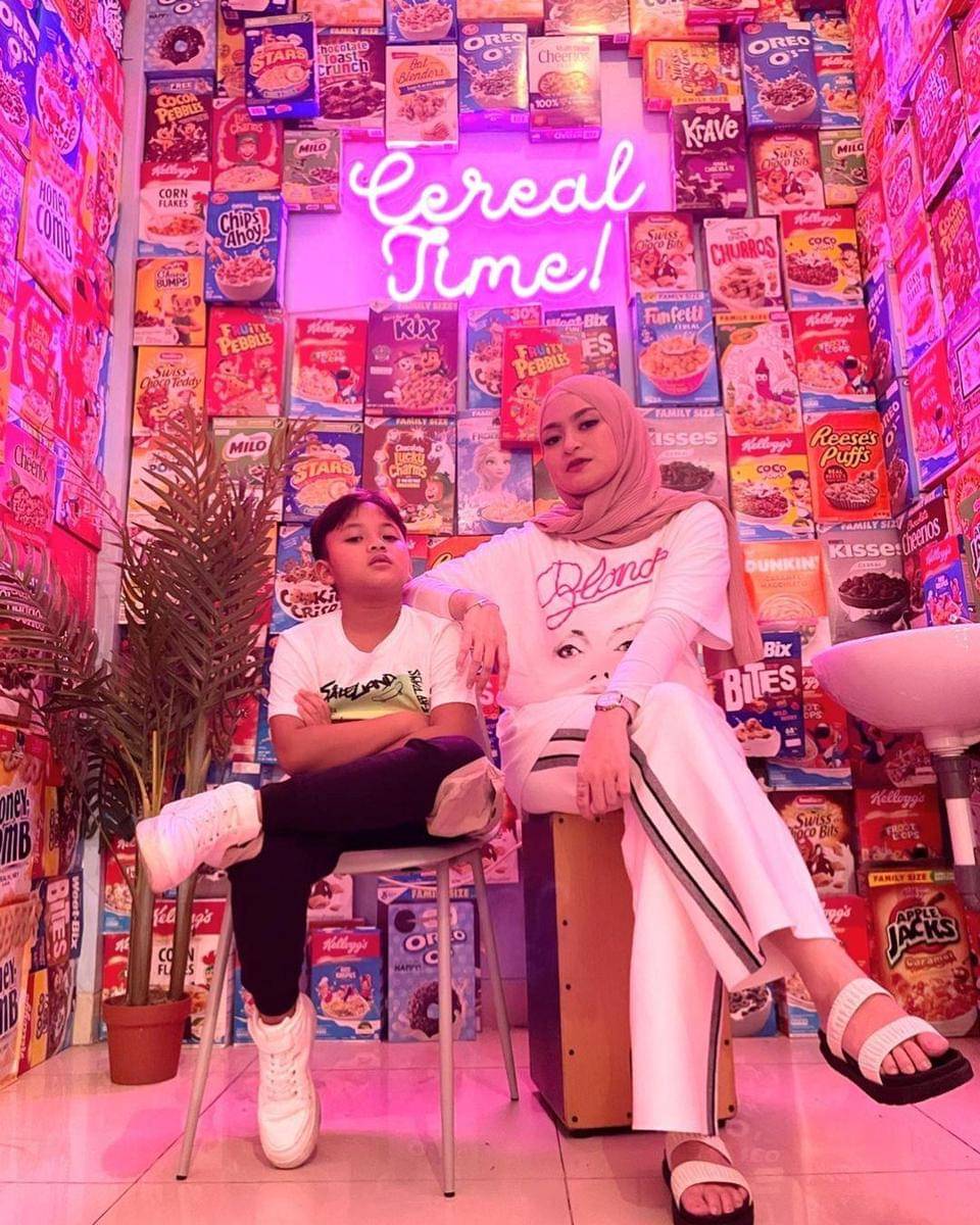 Instagram/nathalieholscher