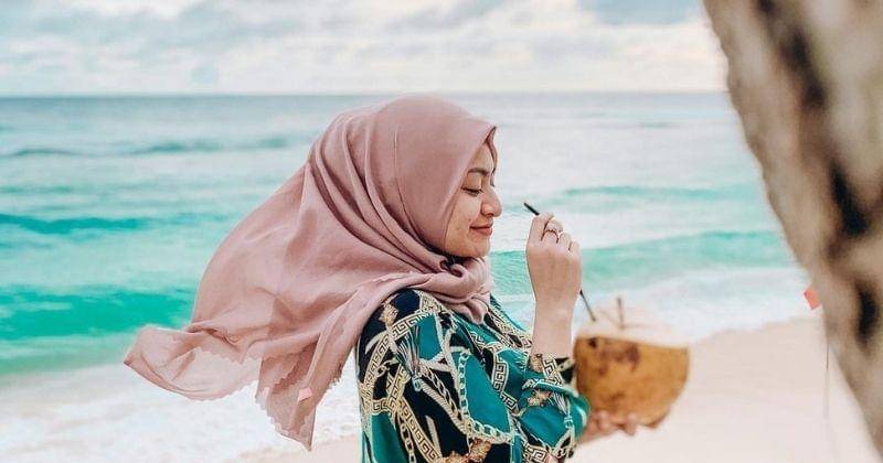 Instagram.com/nathalieholscher