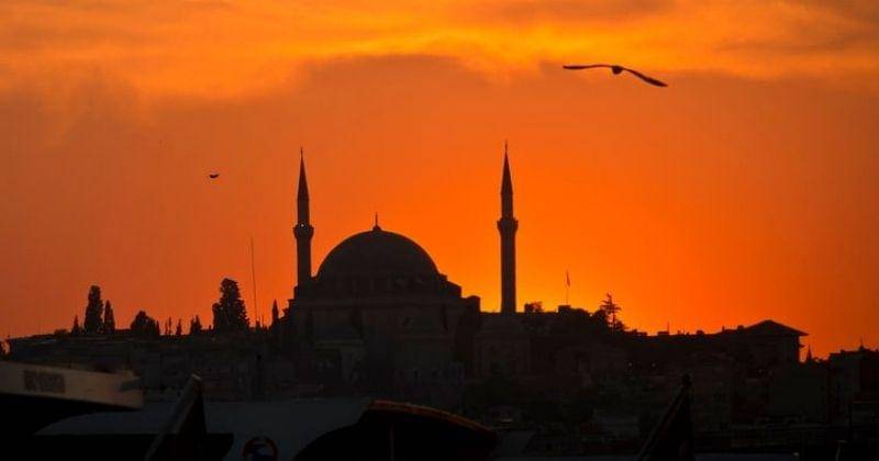 Unsplash/Simon Infanger