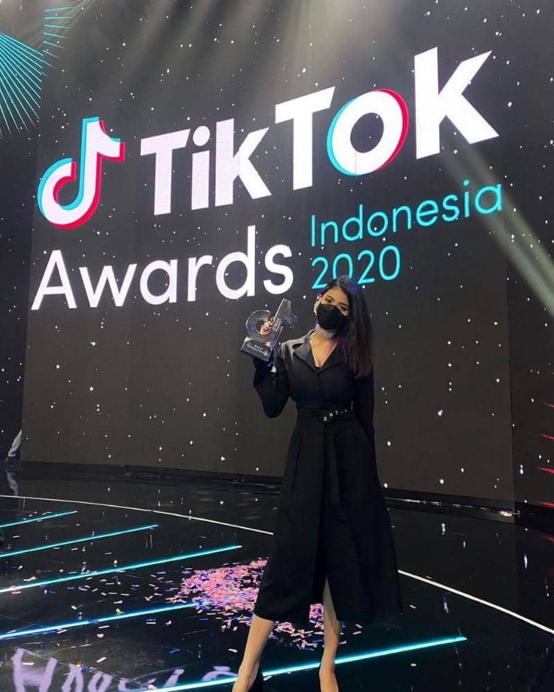 Instagram.com/jharnabhagwani