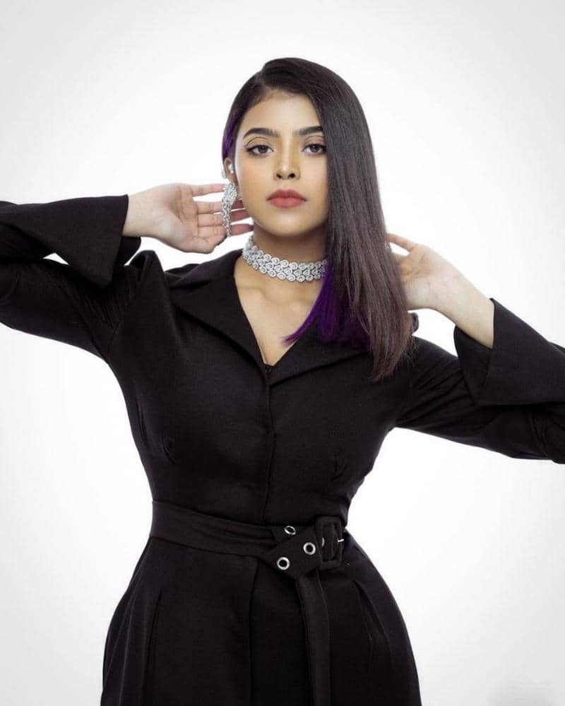 Instagram.com/jharnabhagwani