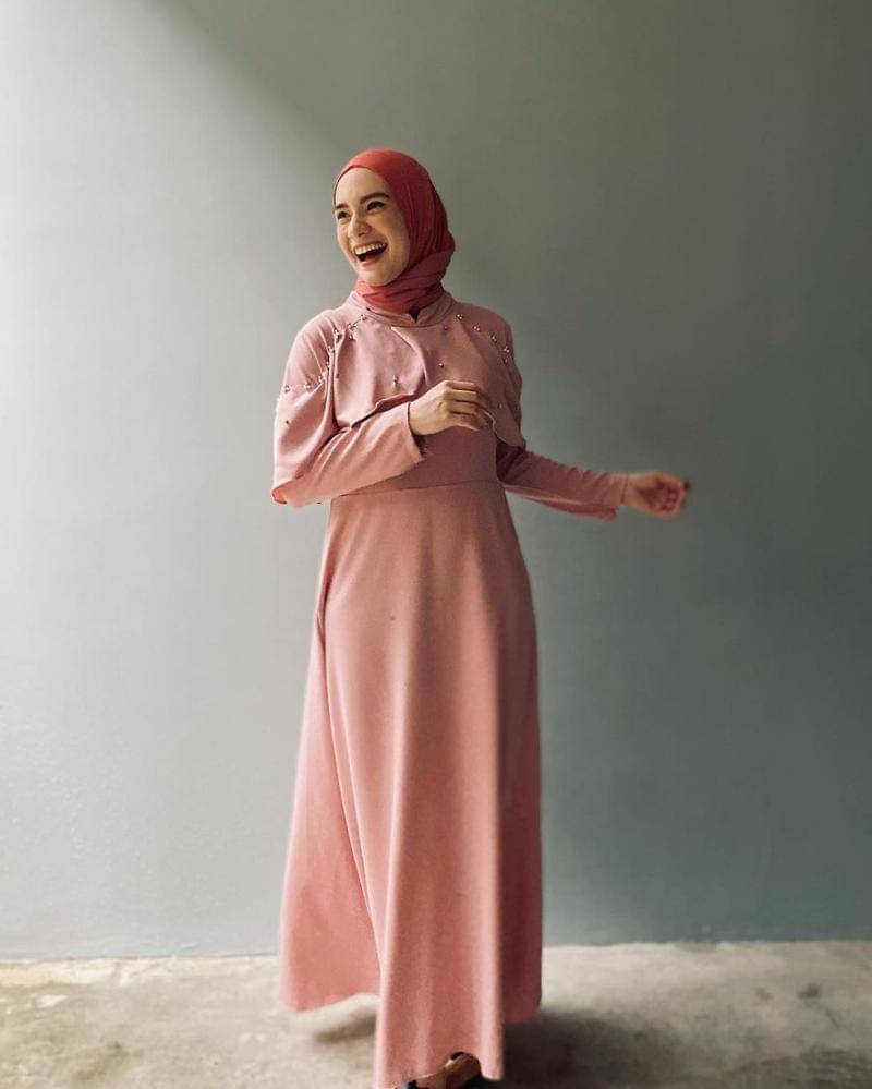 Instagram.com/putriannesaloka