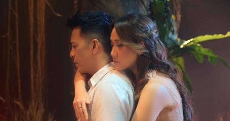 Instagram/@arielbcl.moment