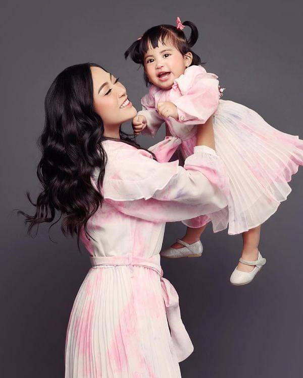 Instagram.com/Rachelvennya