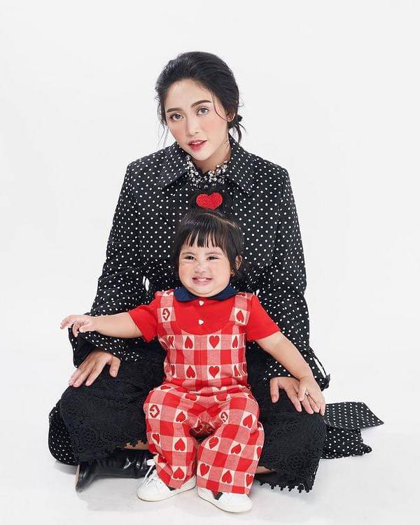 Instagram.com/Rachelvennya