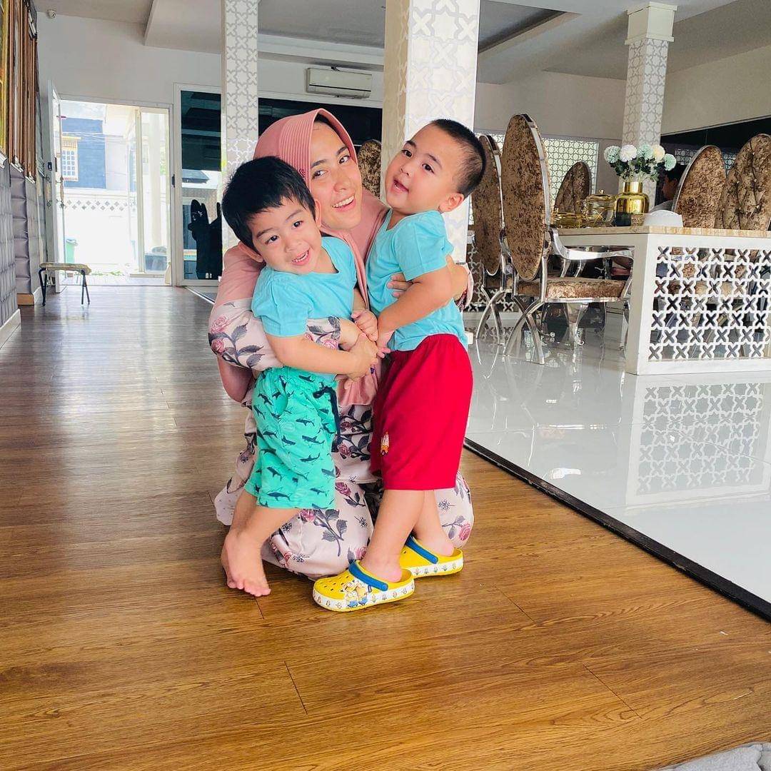 Instagram.com/apriljasmine85