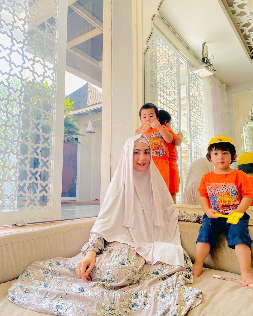 Instagram.com/apriljasmine85