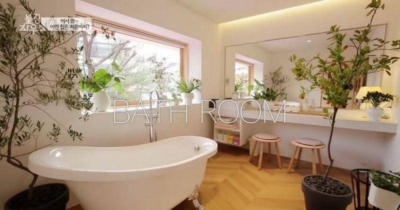 Youtube.com/BLACKPINK