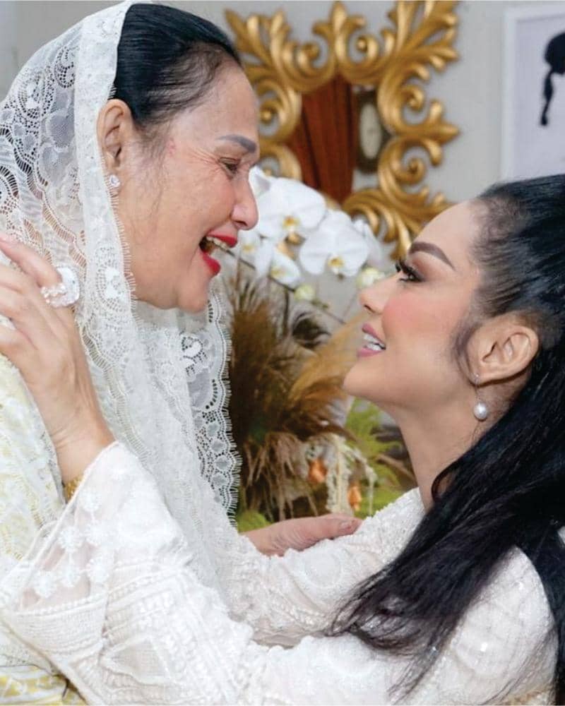 Instagram.com/Krisdayantilemos