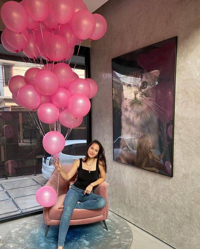 Instagram.com/pevpearce