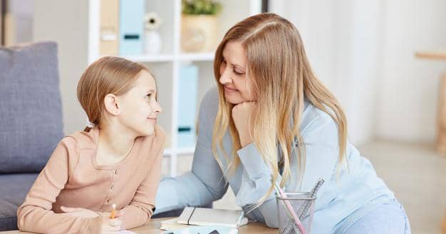 Cara agar Orangtua Bisa Jadi Teman Belajar Anak yang Menyenangkan