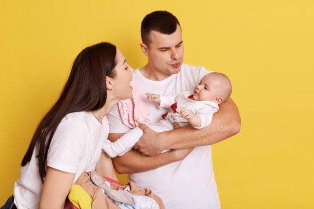 Menggendong bayi bukan berarti harus selalu menggendongnya