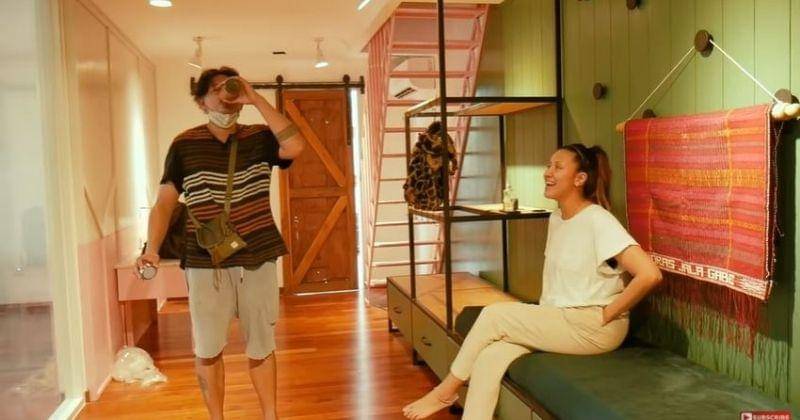 Youtube.com/Sharena Delon - Party Of Four