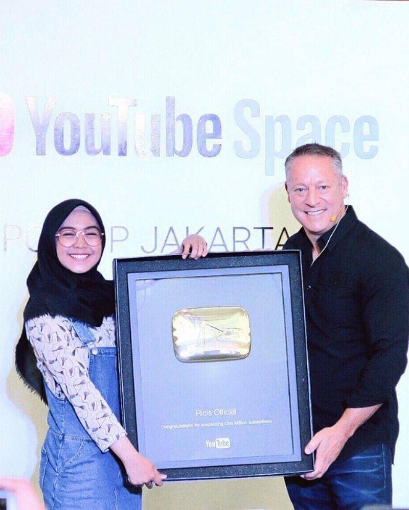 Instagram.com/riaricis1795