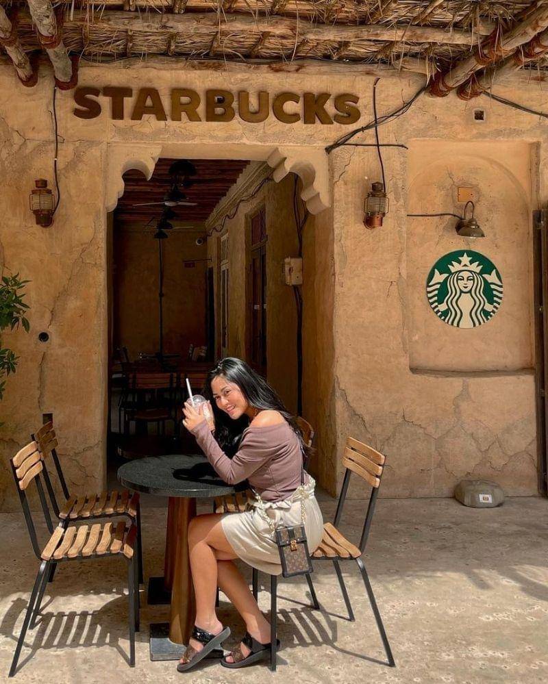 Instagram.com/rachelvennya