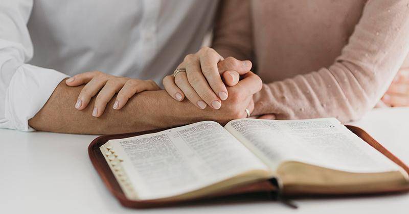 50 Ayat Alkitab tentang Pernikahan, Bisa Jadi Renungan Positif