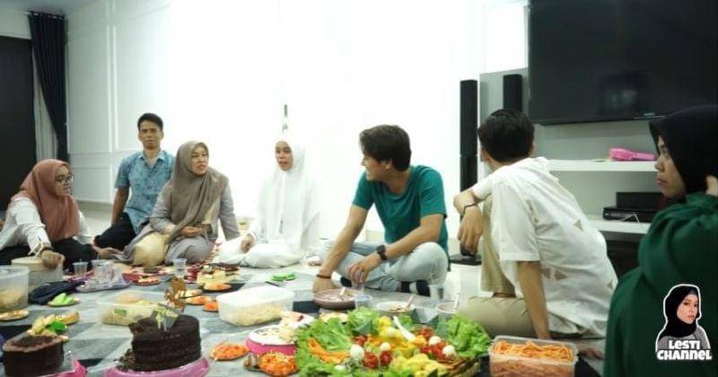 Youtube.com/LESTICHANNEL