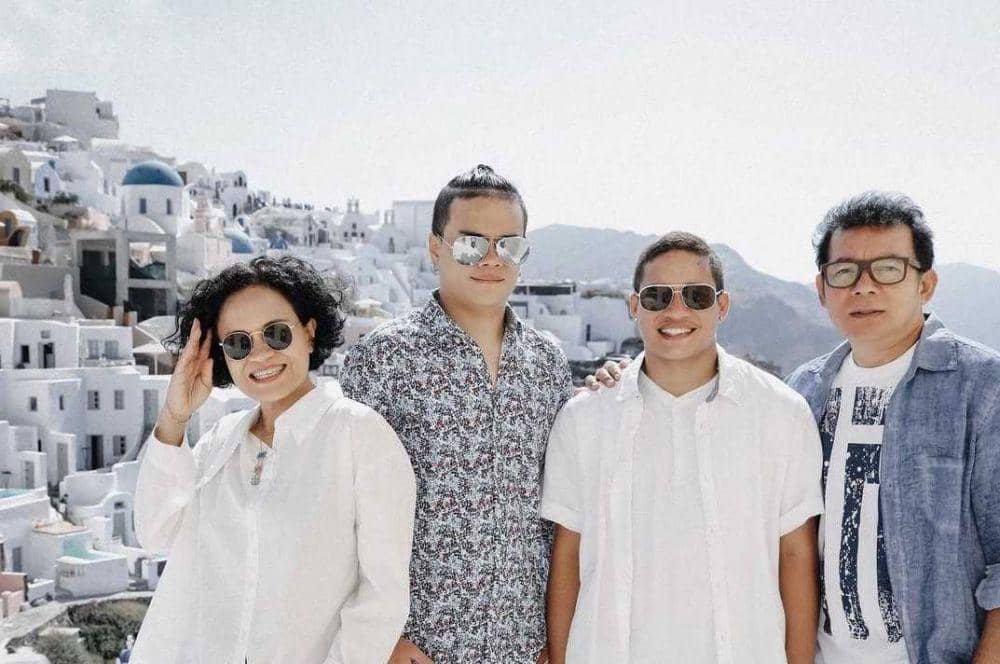 Pasangan Artis yang Menikah Lebih dari 15 tahun