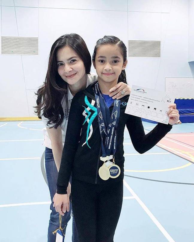 Instagram.com/cuttaryofficial