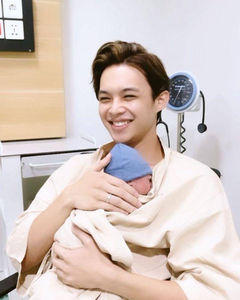 Instagram.com/rey_mbayang