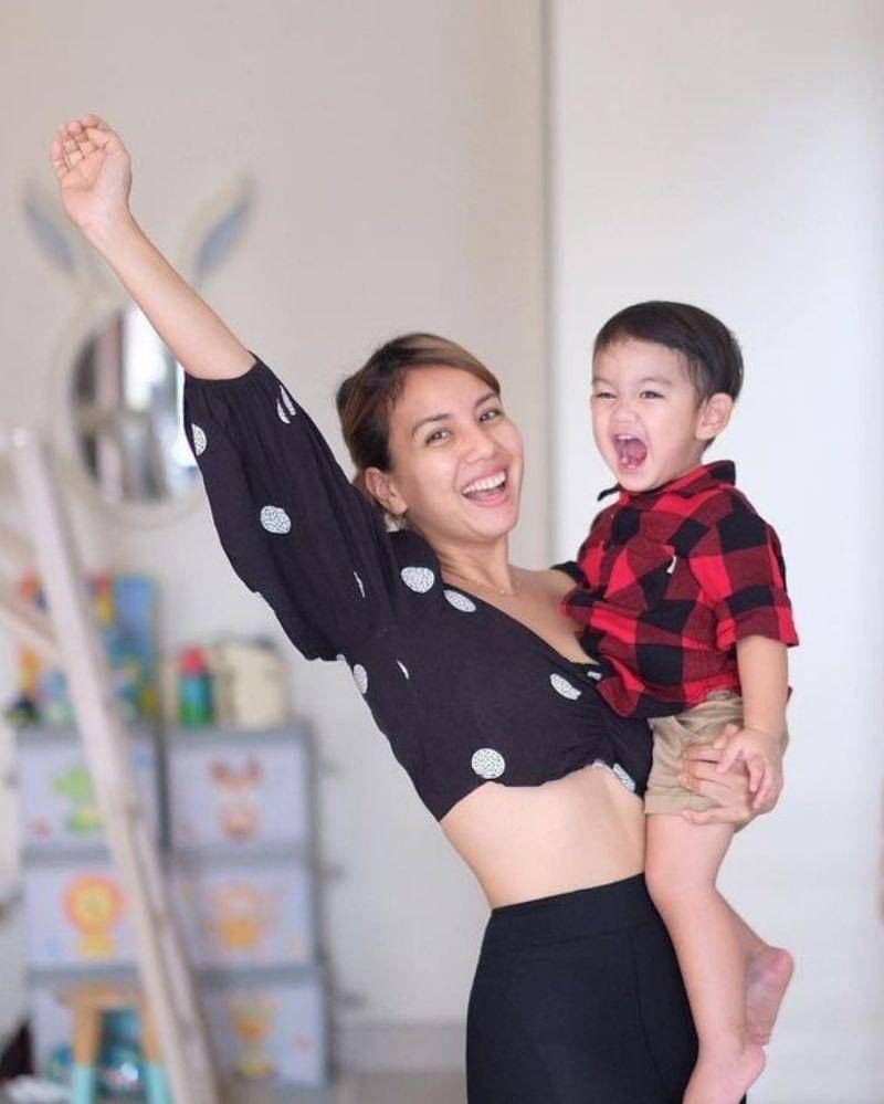 Instagram.com/tya_ariestya