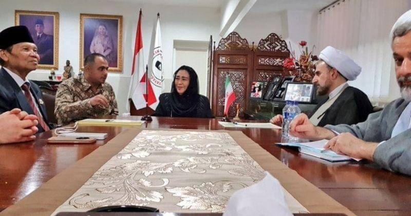 Twitter.com/rsoekarnoputrii