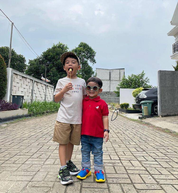 Instagram.com/tya_ariestya