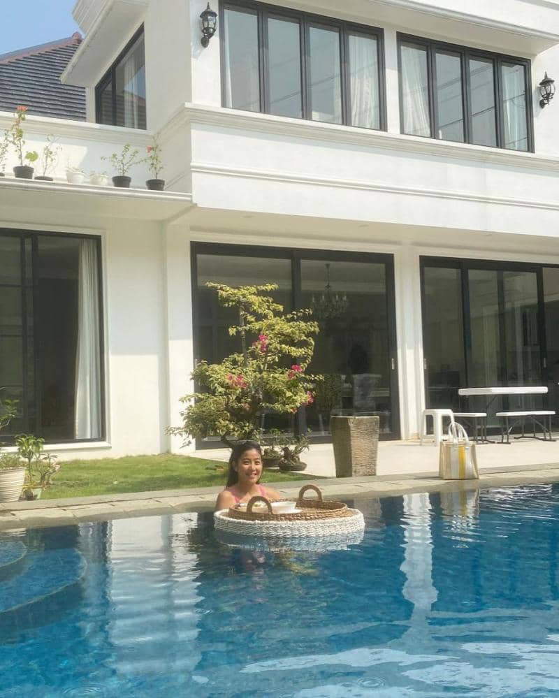 Instagram.com/oliviazallianty