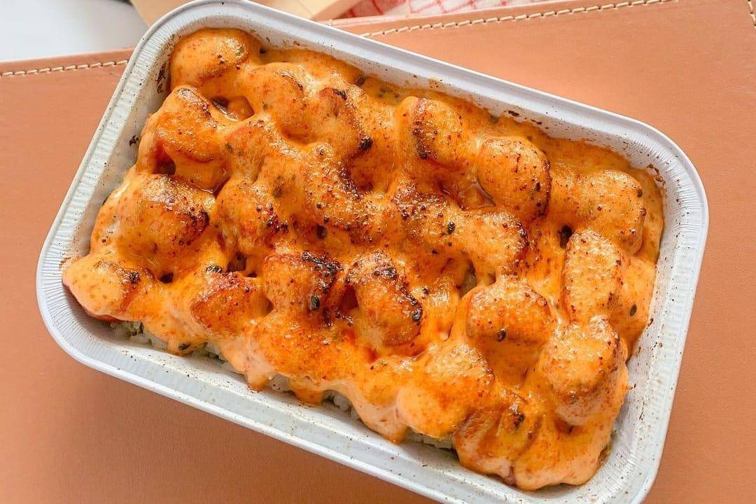 instagram.com/petitelicious_id